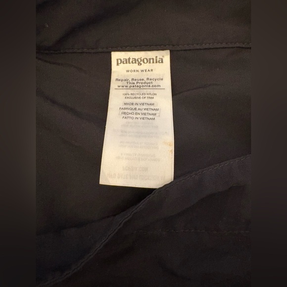 Patagonia women’s wavefarer black board shorts size 8 tie front - Picture 11 of 12